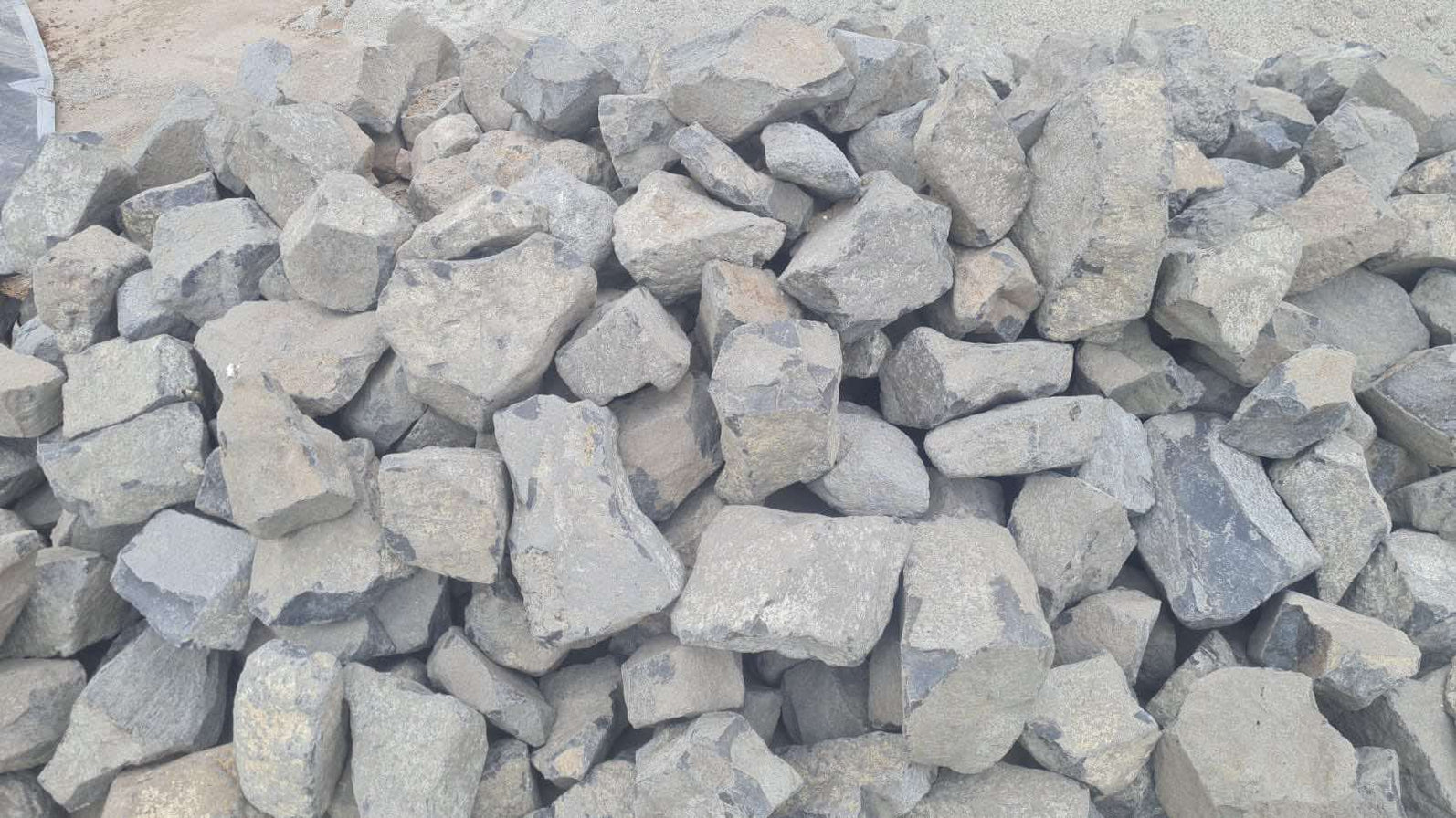 300mm Rocks 100-300mm Gabion Rocks 1 Ton Bulk Bag — Cubag